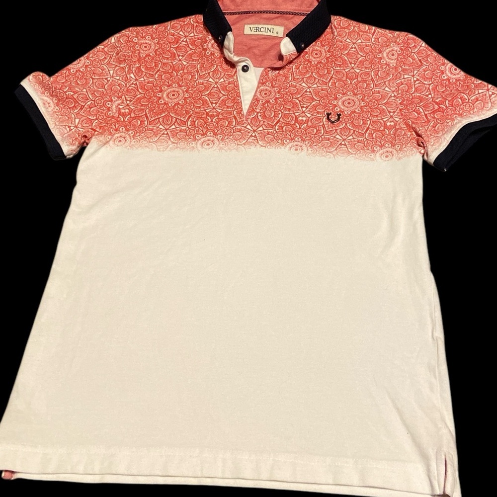 Red and White Polo Shirt with Short Sleeves and Textured Design